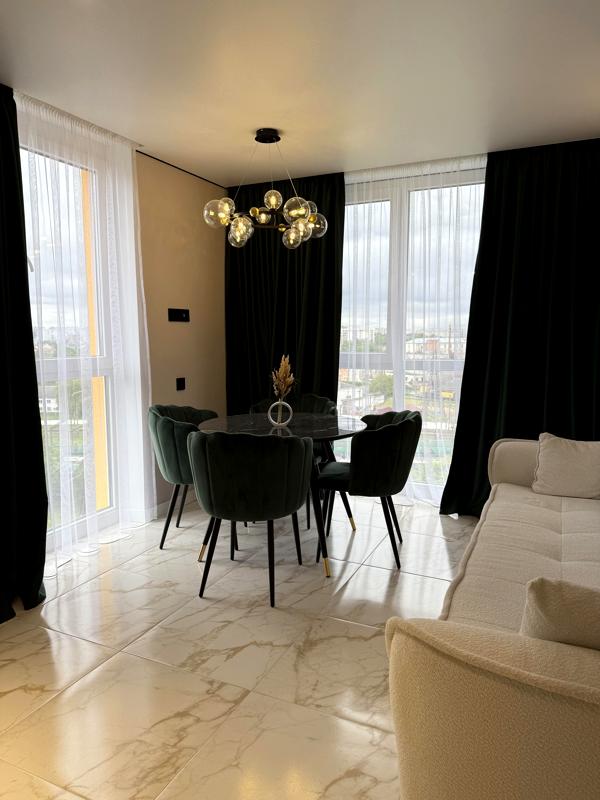Spacious 2-Bedroom Apartment with Designer Renovation in Rudnenska Street