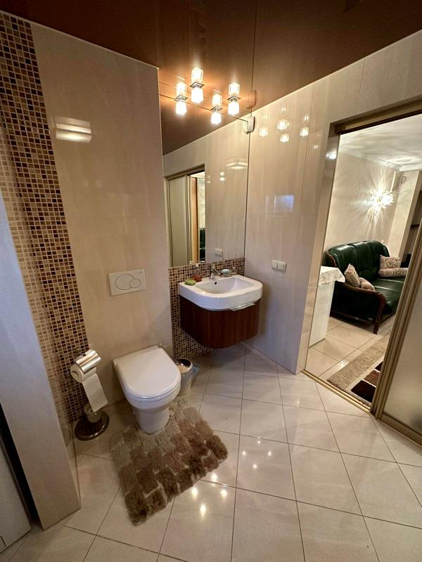 4-Room Spacious Apartment near City Center with Garage and Modern Amenities
