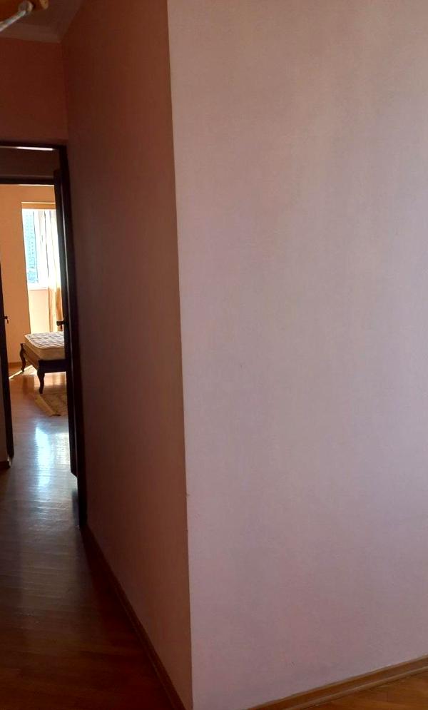 Spacious 3-bedroom apartment near Lukyanivska metro