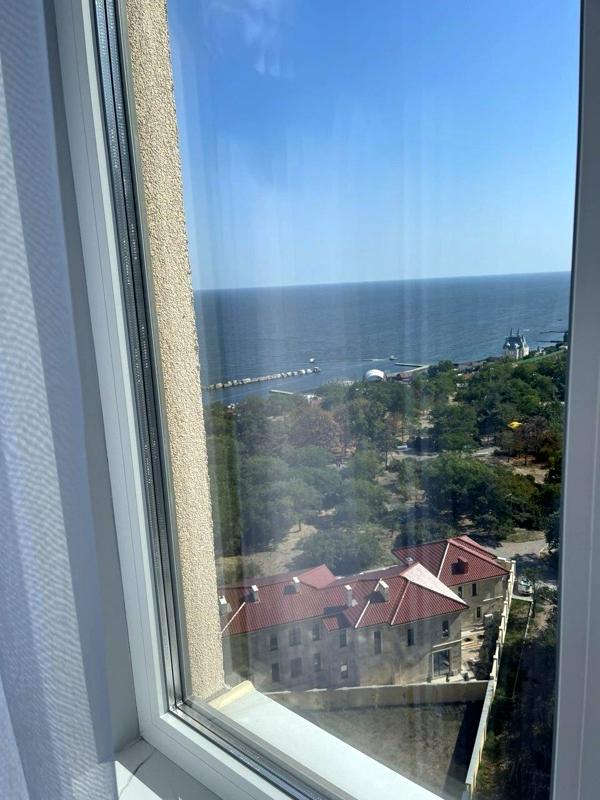 Sea View Apartment at 45th Pearl, Direct Sea Access