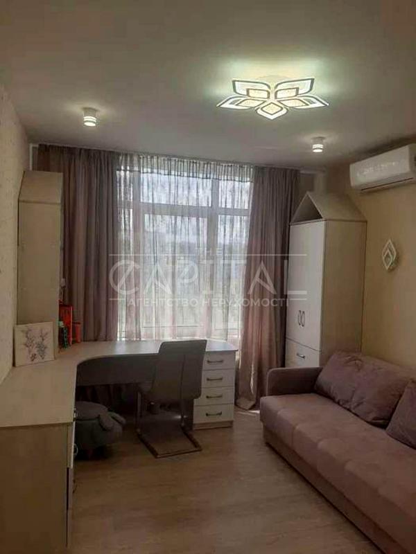3-bedroom apartment in Galaktyka Complex with designer renovation