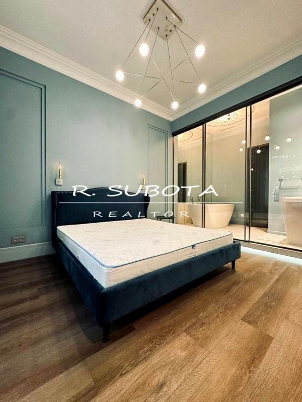 Elite Apartment near Shevchenko Park with Terrace