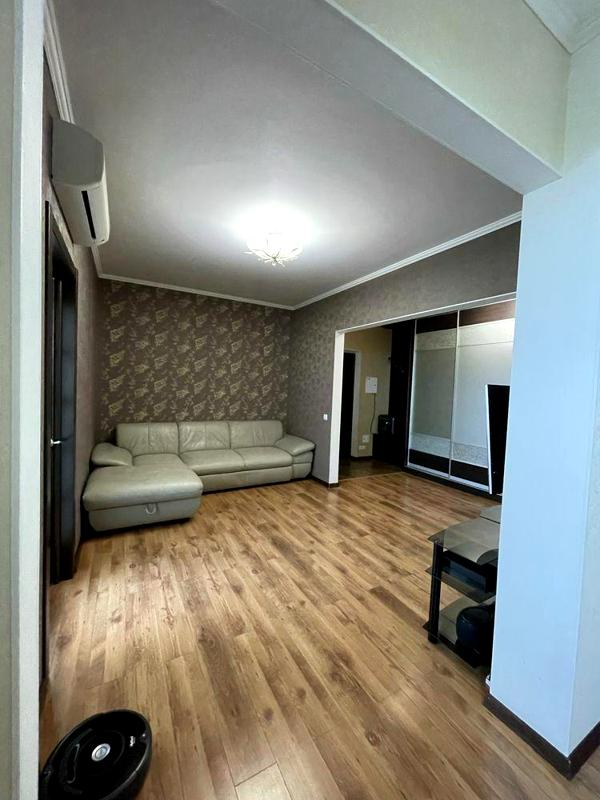 Spacious 2-Room Apartment with Panoramic Views and Home Office