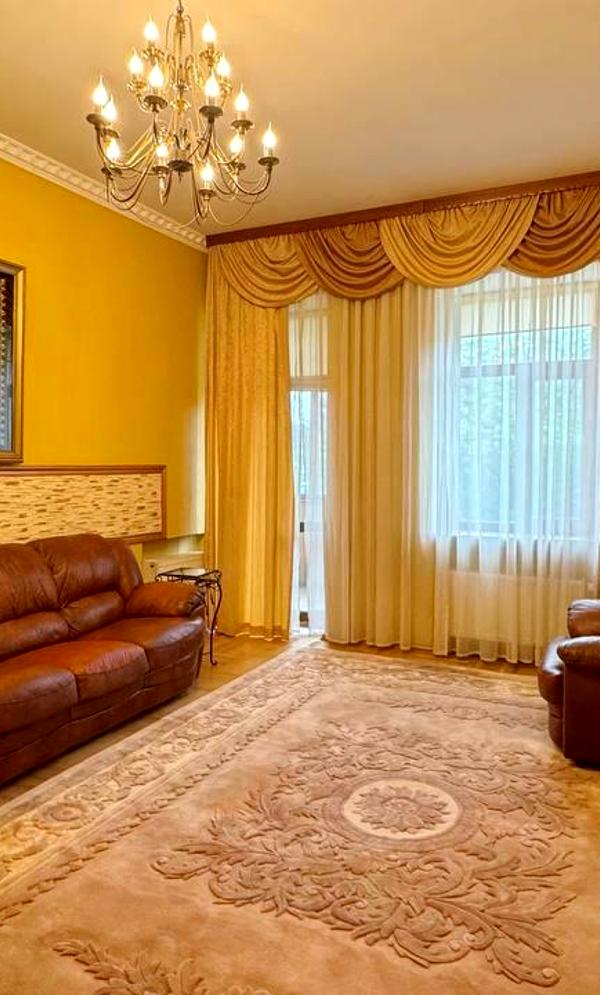 Spacious 4-Room Duplex Apartment in Kyiv City Center