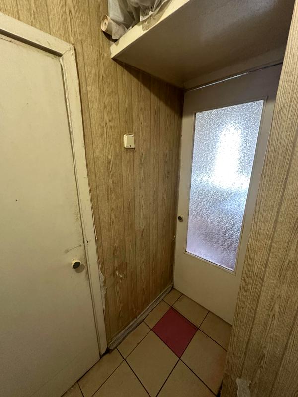 1-Bedroom Apartment near Livoberezhna Metro, Quiet Area