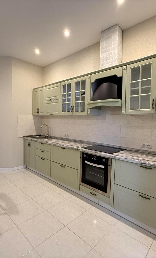 Spacious 1-bedroom apartment in Pechersk Quarter with modern design