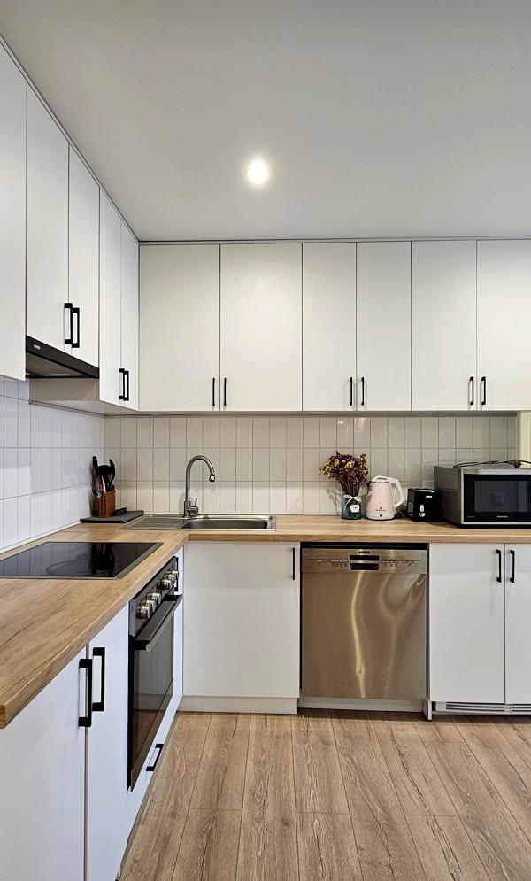 Cozy 1-Bedroom Apartment in Sviatoshynskyi District, Close to Akademmistechko Metro