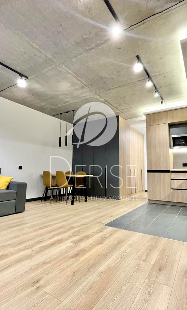 Modern 2-Room Studio Apartment near Beresteiska Metro with Balcony