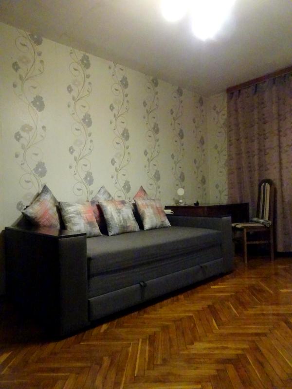 Cozy 1-Room Apartment near Klovska Metro, Renovated