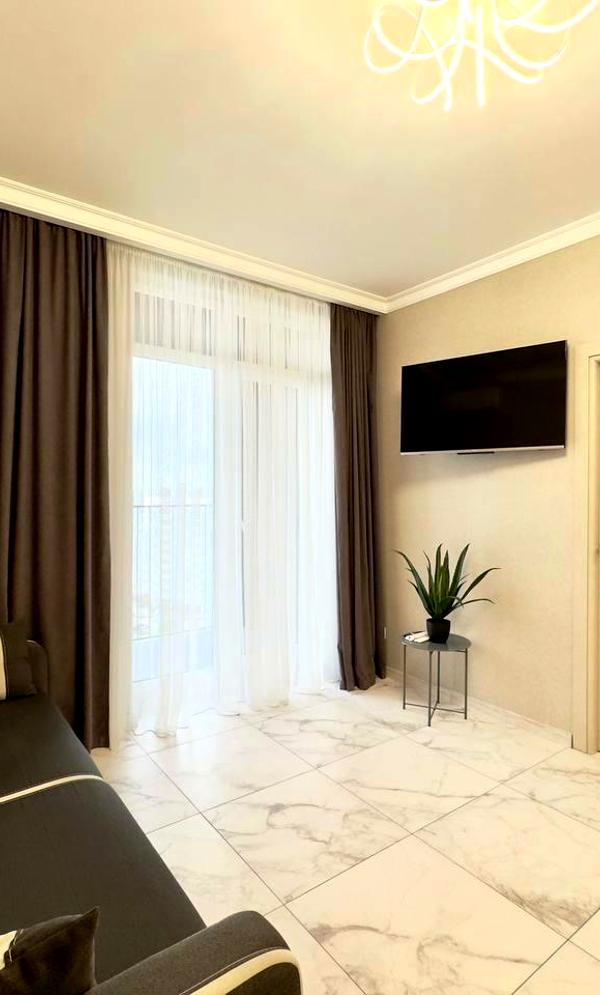 Spacious 1-Bedroom Apartment in Avalon UP Complex with City View