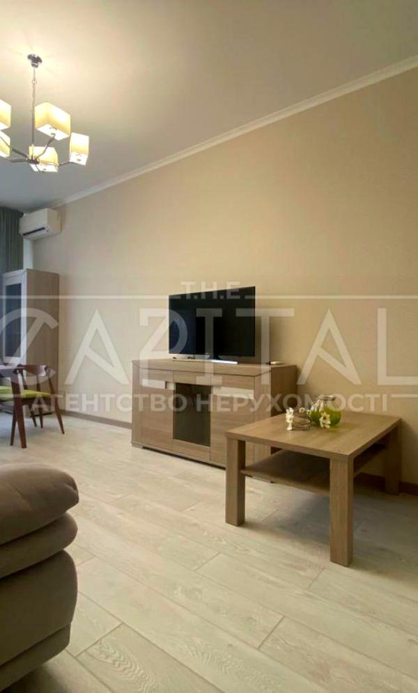 Spacious Rental Apartment in Pechersk District with Modern Amenities