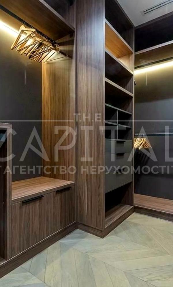 Luxurious 5-Room Designer Apartment in Novopecherski Lipki Residential Complex