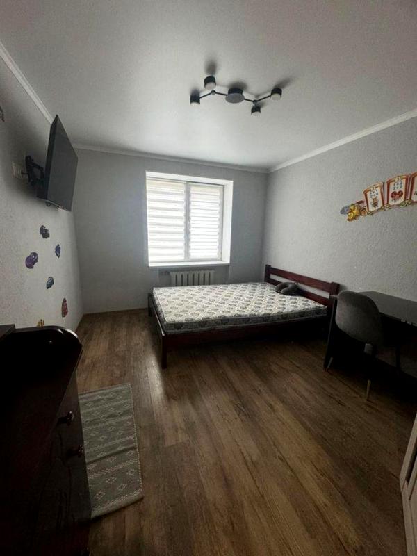 2-Room Apartment at ZhM Peremoga 5 with Full Amenities