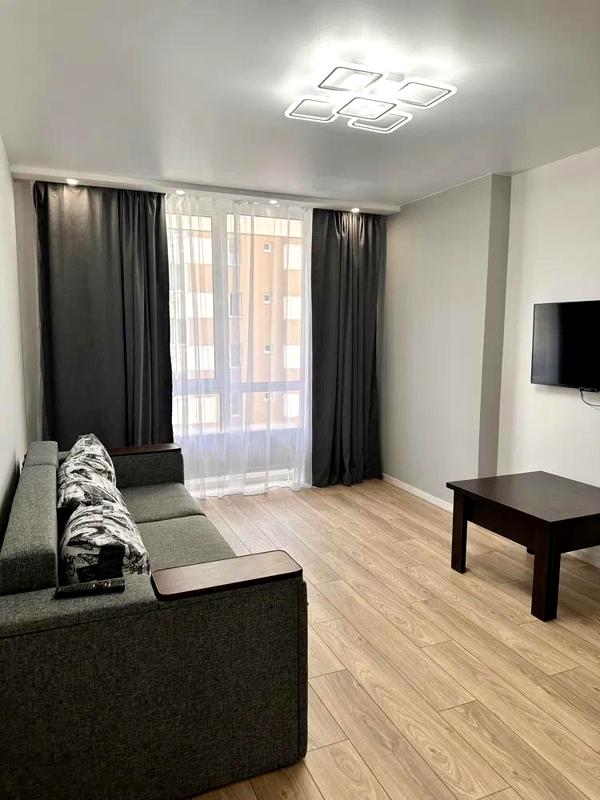 2-Room Apartment with Designer Renovation on Maloholoskivska Street