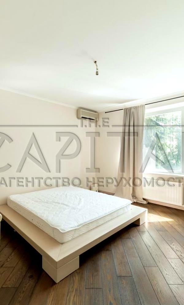 Spacious 3-Room Apartment in Pechersk District, Kyiv
