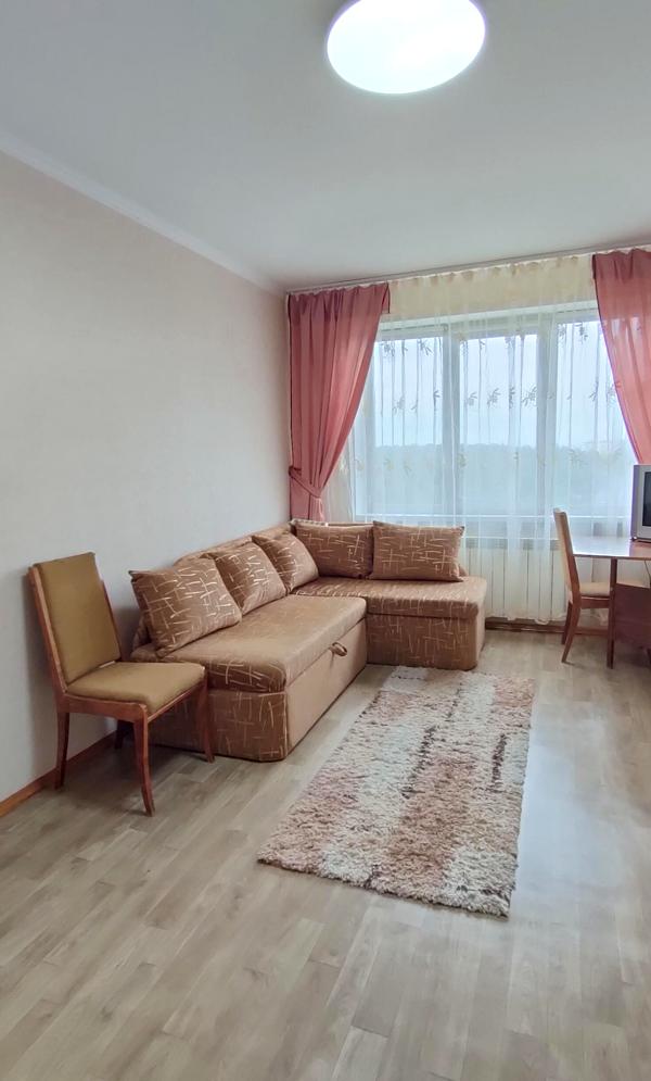 1-room apartment near Nyvky metro, pet-friendly