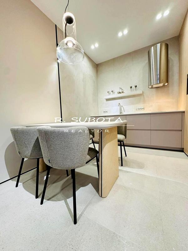 Modern Studio Apartment with Designer Interior