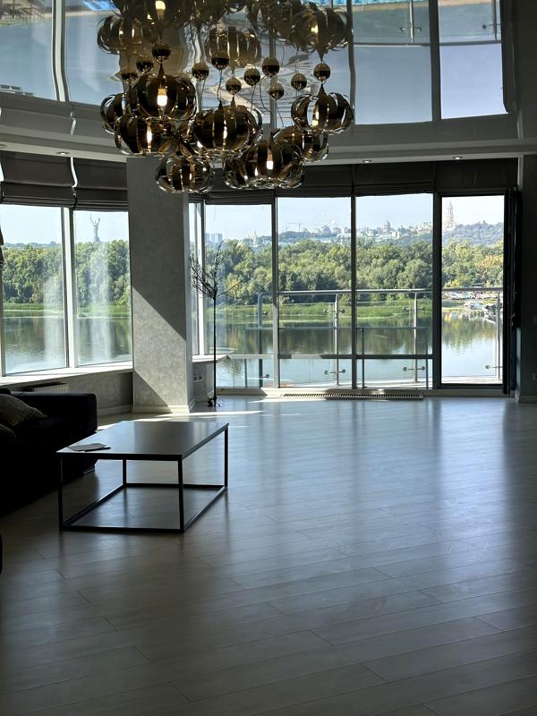 Spacious 3-Bedroom Apartment with Lake View in Riviera Riverside Complex