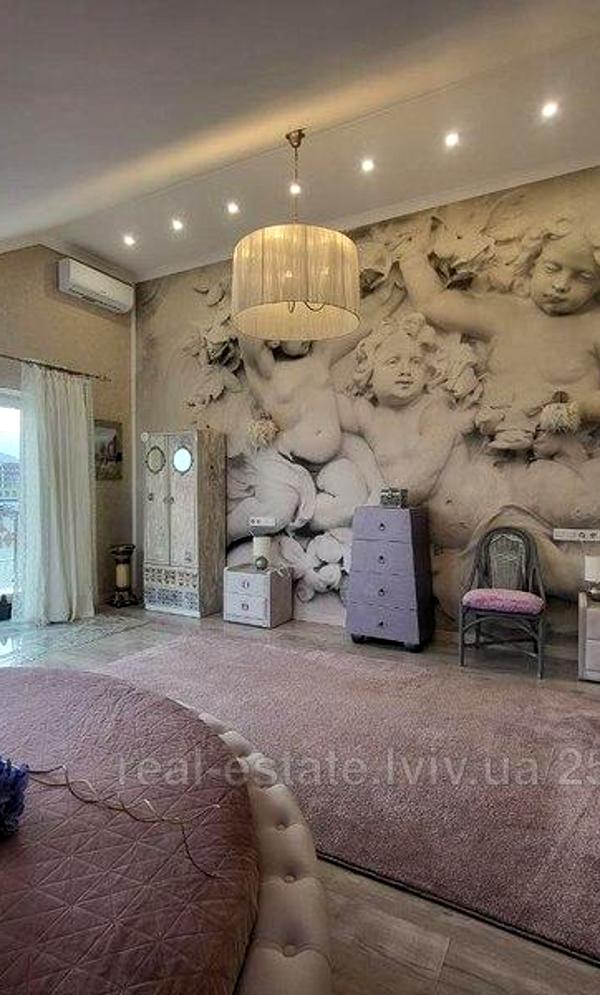 Spacious Attic Apartment with Designer Interior and Multiple Amenities