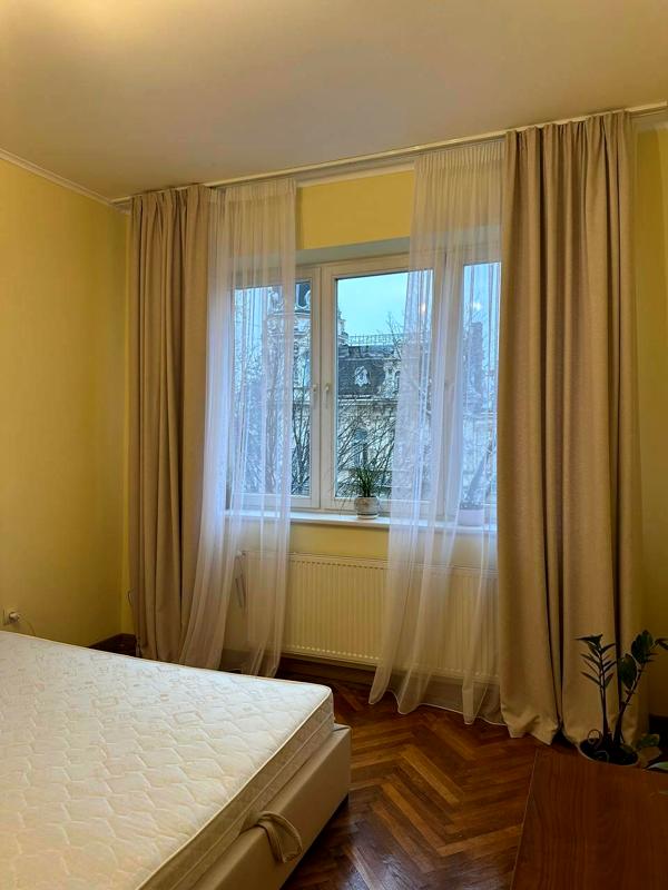 3-Room Apartment with Luxury Euro Renovation and Full Amenities
