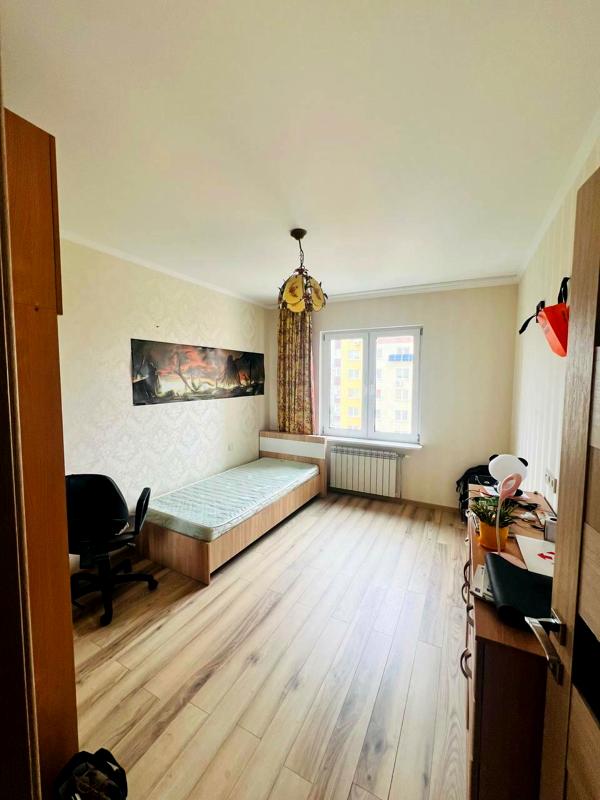 3-Room Apartment with Premium Location and Amenities