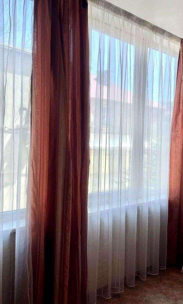 3-Room Apartment in Siniy Ptitsa Complex, First Floor, Fully Equipped