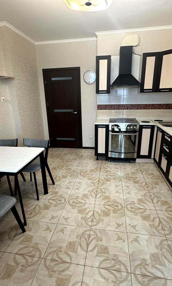 Spacious 80 m² Apartment near Osokortsy Metro with Pet-Friendly Policy