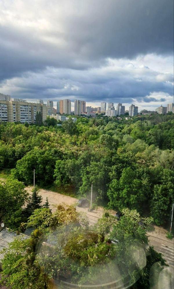 Spacious 46m² Apartment with Separate Bedroom in Medovy Residential Complex