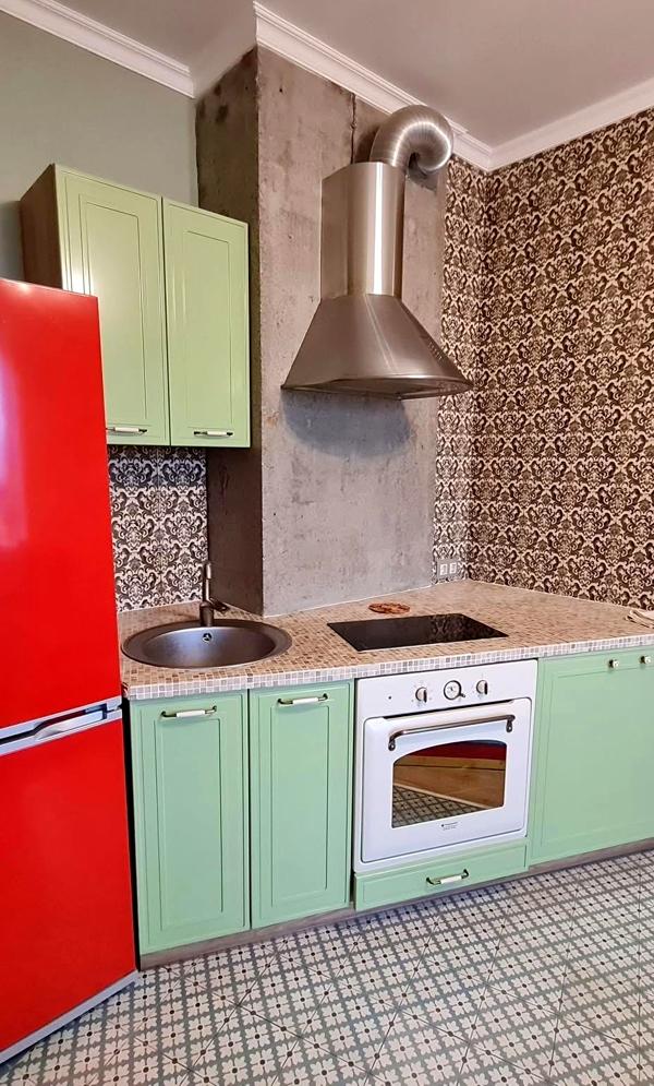 2-Room Apartment in Shevchenkivskyi District, Near Polytechnic Institute Metro