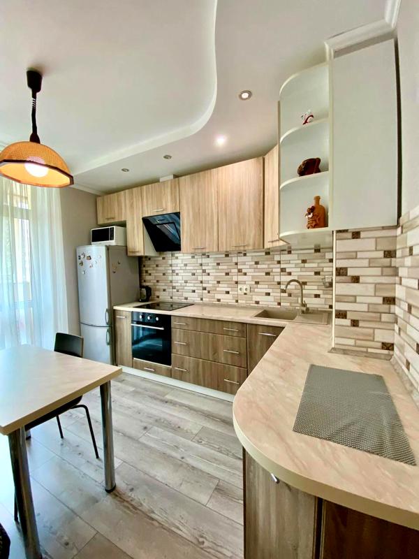 Cozy 1-Bedroom Apartment in Brovary with Modern Amenities