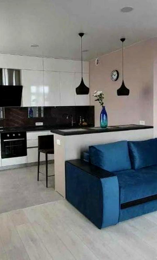 1-Bedroom Apartment in 4 Seasons Complex, City Center, 13th Floor