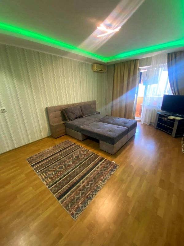 1-Bedroom Apartment in Solomyansky District with Amenities