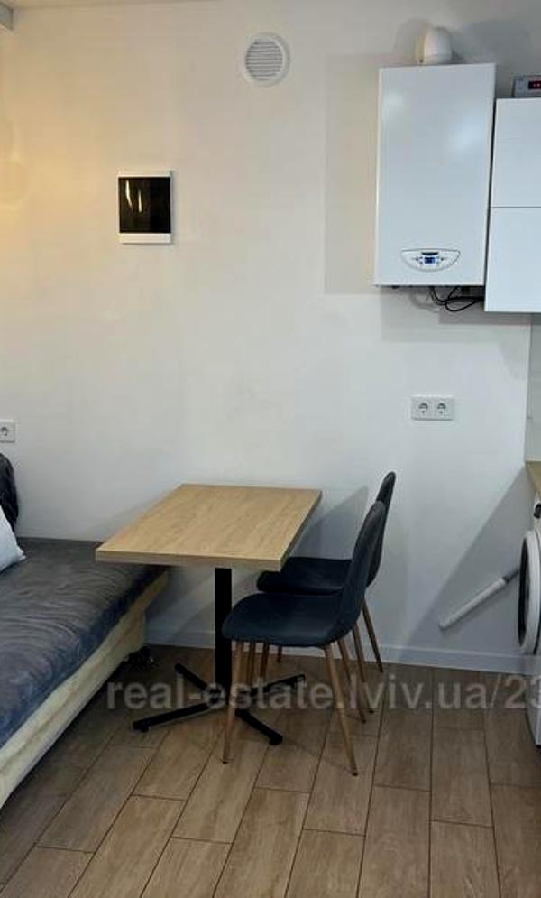 One-Bedroom Apartment with Separate Kitchen, Near City Center