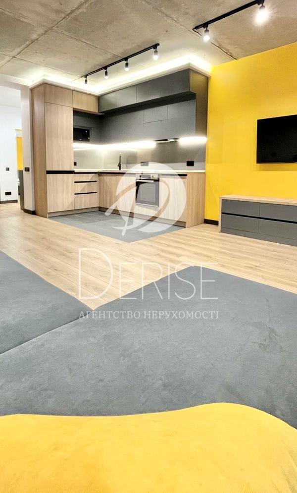 Modern 2-Room Studio Apartment near Beresteiska Metro with Balcony