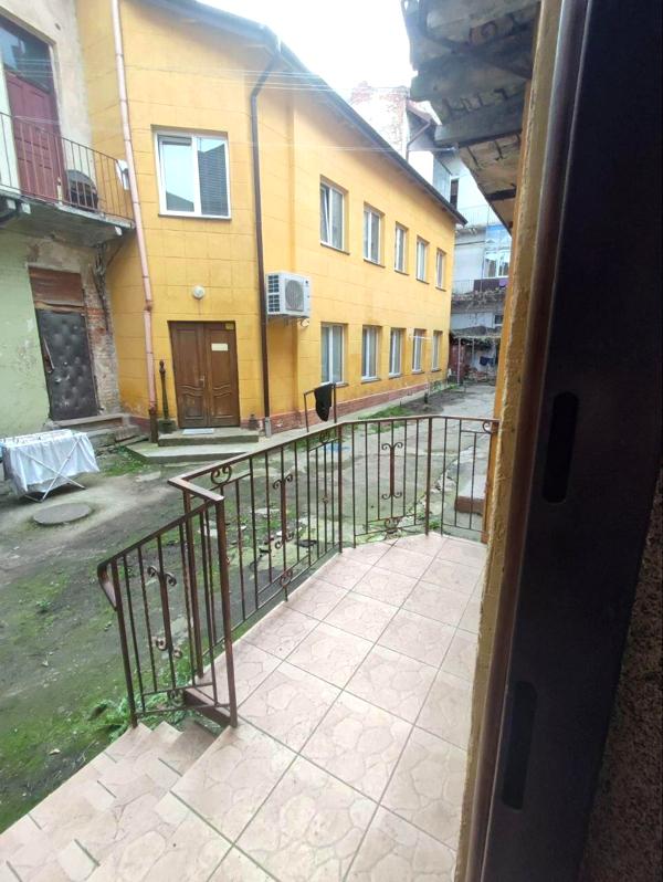 Cozy 1-bedroom apartment in central Lviv with private entrance