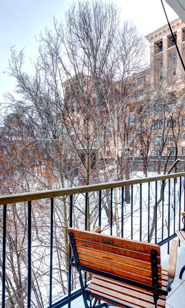 2-Bedroom Apartment in Kiev City Center near Khreshchatyk Street