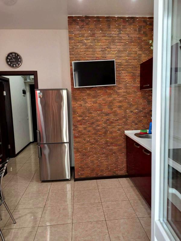 1-Bedroom Apartment in 16 Zhemchuzhina Complex, City View