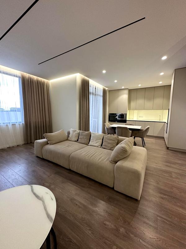Designer 1.5-Room Apartment in Park Residents Complex