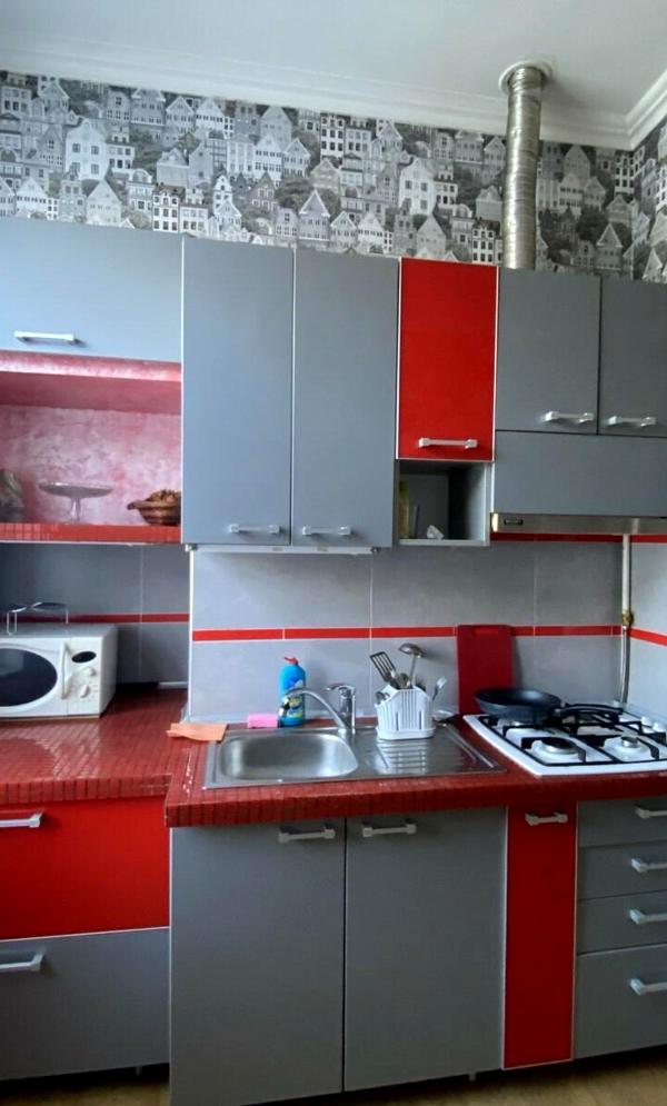 2-Room Apartment on Melnyka Street with Good Renovation