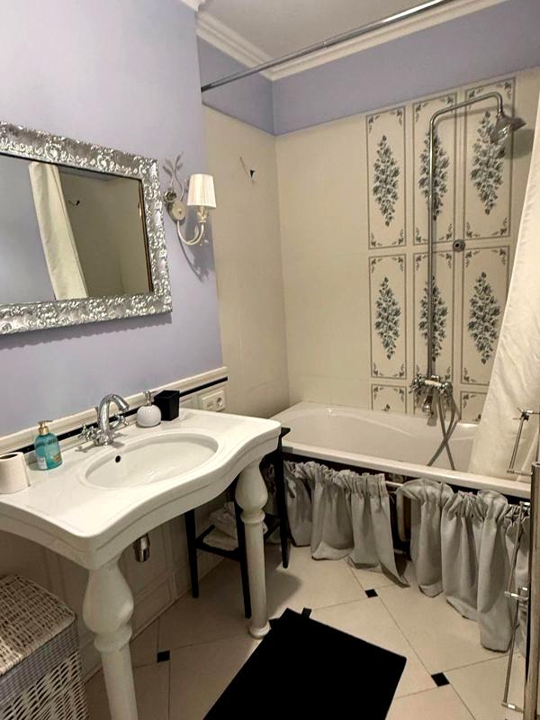 1-Bedroom Apartment on Viacheslava Chornovola Street, 15th Floor with Smart Amenities