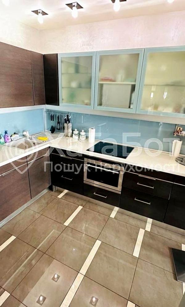 Spacious 3-Bedroom Apartment with Dnipro River View