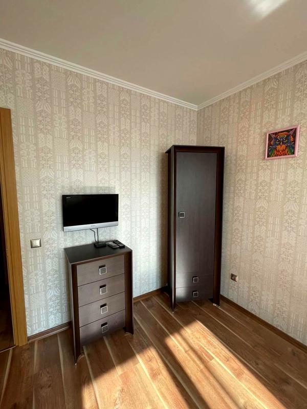 2-Room Apartment on Washington Street with Modern Amenities
