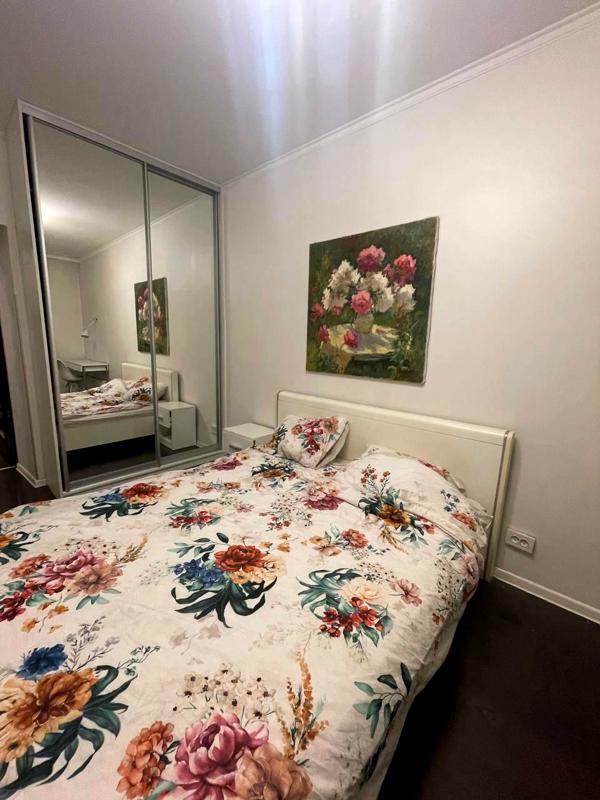 1-Bedroom Apartment near Stryi Park with Modern Studio Kitchen