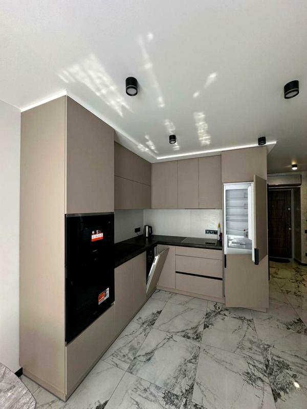 Cozy 40 m² Apartment near Railway Station with Modern Amenities