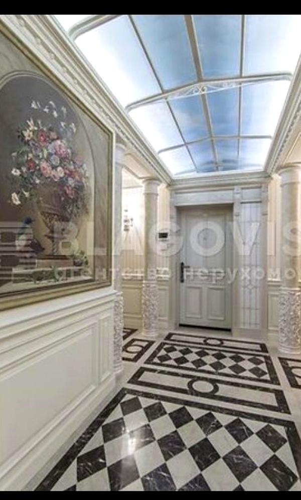 Spacious 3-Bedroom City Center Apartment with Designer Renovation