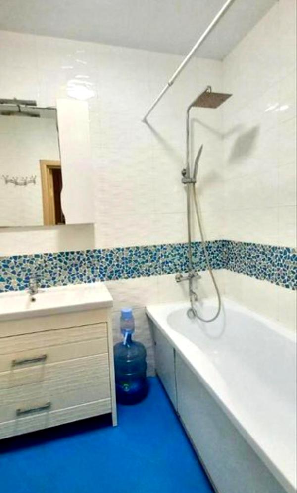 2-Room Apartment near Nebesnoi Sotni, Spacious Studio Kitchen, Balcony