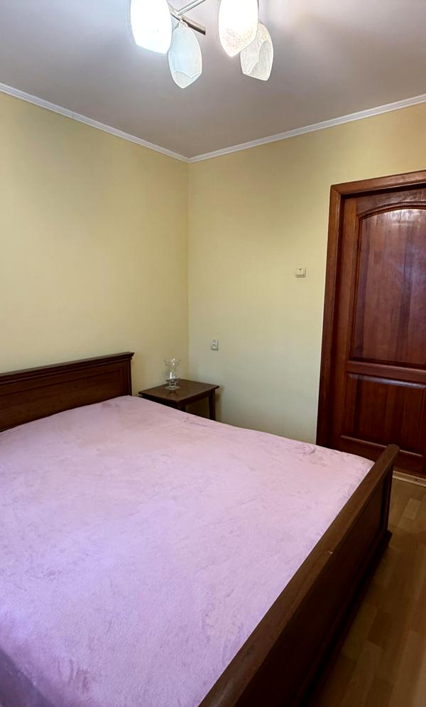 Spacious 3-Room Apartment in Kyiv's Green District