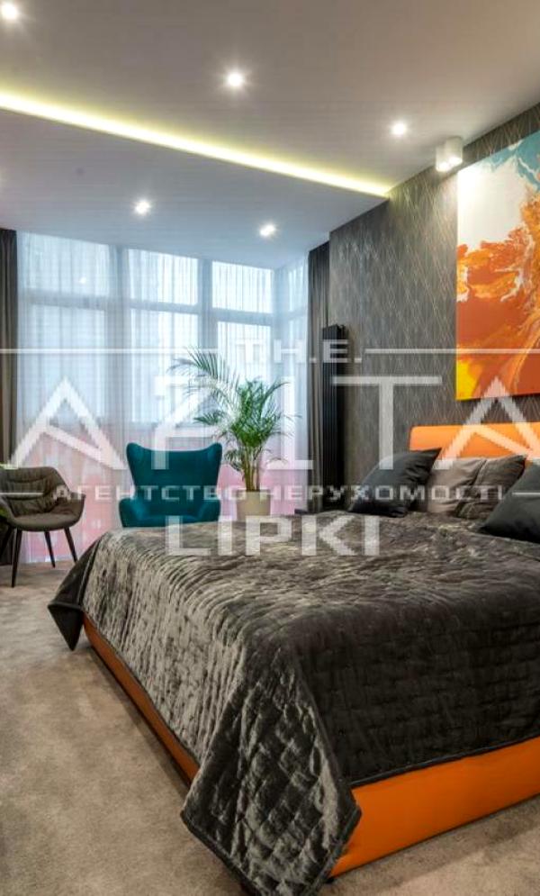 Modern 3-Room Apartment with Unique Designer Interior