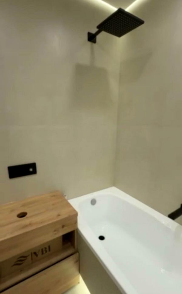 2-Room Apartment in Avalon Up Complex on Chornovola Avenue