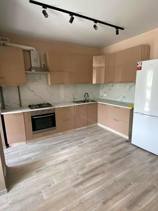 Bright and Spacious One-Bedroom Apartment with New Renovation in Ivano-Frankivsk